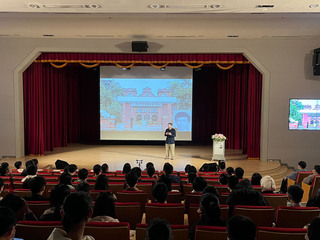 管中閔：直接給學生論文題目如瓶插  最終會枯萎