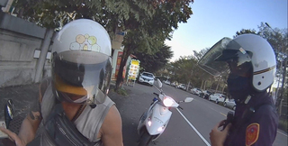 母子失散20年 高雄仁武警攔查違規意外助團圓