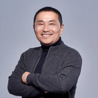 警戴耶誕帽引質疑  侯友宜：融入現場氣氛