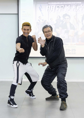 楊烈現身跳健身操駁斥假訊息  不忘幫舞台劇催票