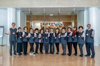 高美館志工換新衫 呼應新型態美術館當代形象