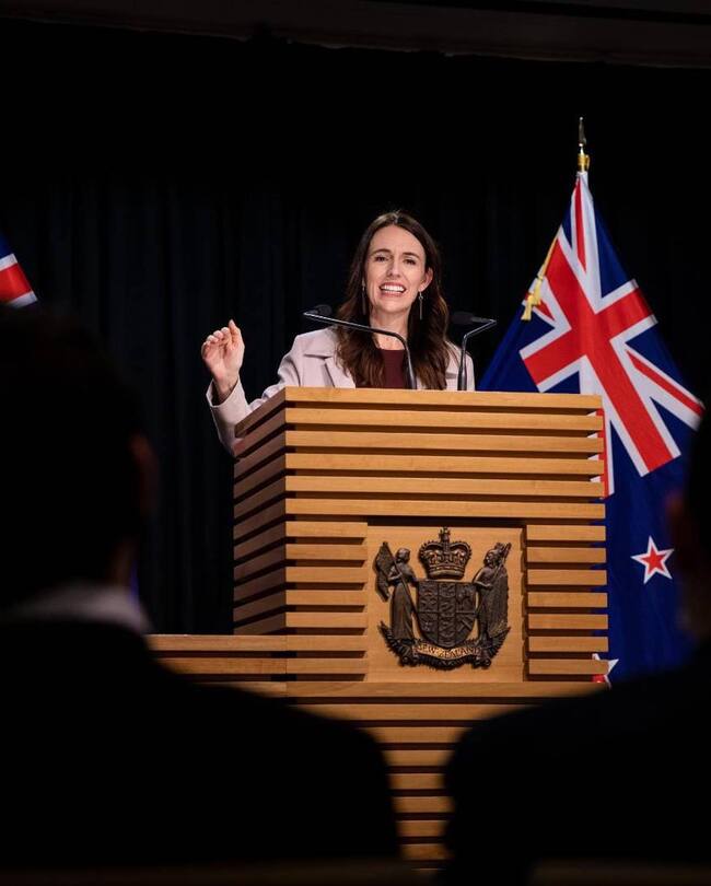 紐西蘭總理暗罵政敵傲慢混蛋 遭麥克風放送後道歉 | 華視新聞