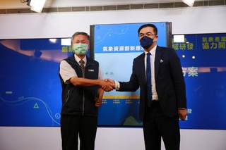 冷氣團氣象戰  彭啟明秀與鄭明典合照再提建議