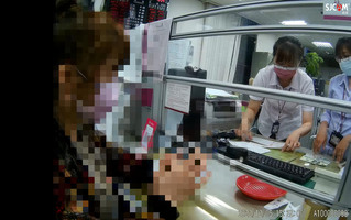 5旬女拿假美鈔兌換被識破  稱宮廟香油錢警偵辦