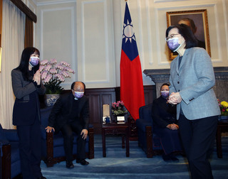 接見監所教化有功人士 總統盼建構更綿密韌性社安網