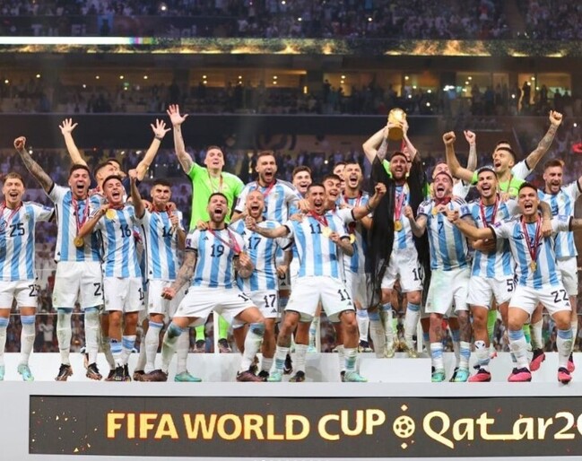 阿根廷睽違36年再捧金盃 球迷高呼一切都值得了 | 華視新聞