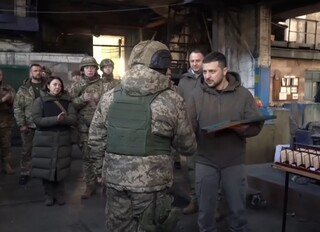 烏克蘭東部前線城市遭俄軍猛攻 澤倫斯基親往視察