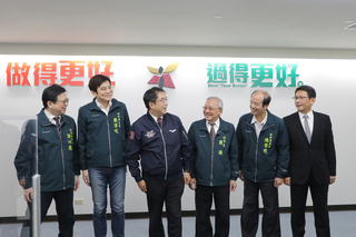 第一個任期表現  黃偉哲自評60分、團隊90分