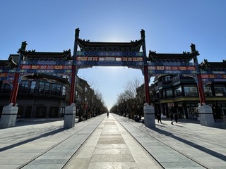 北京疫情隆冬一片寂寥 人們惴惴不安苦中作樂