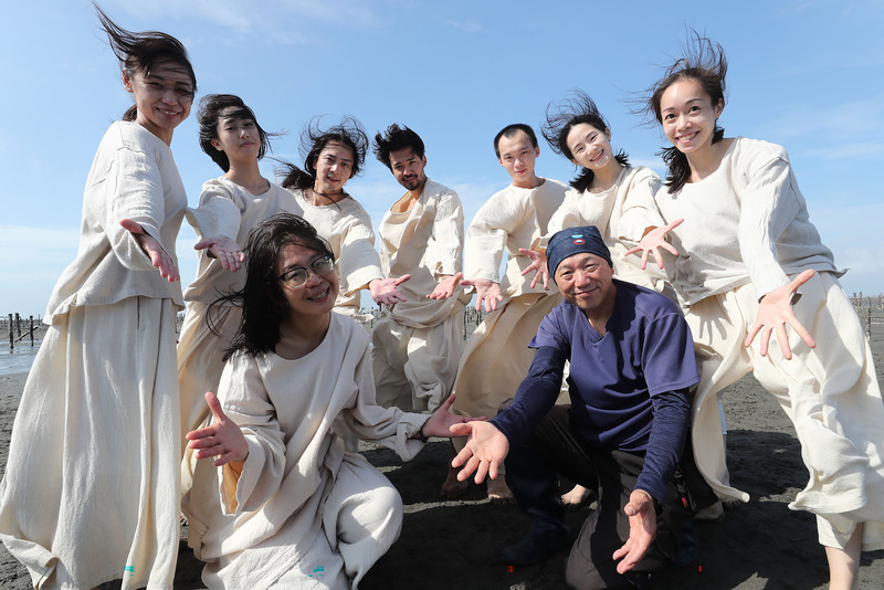 柯金源攜手人劇團拍海之岸 以身體向台灣海岸對話 | 華視新聞