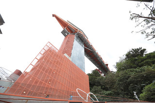 基隆塔完工林右昌開箱  以橋式起重機發想新地標