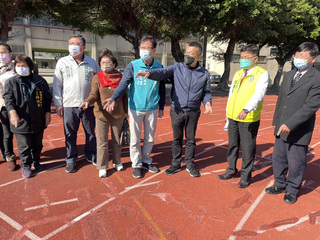 梧棲國中操場年久失修 蔡其昌爭取千萬改善