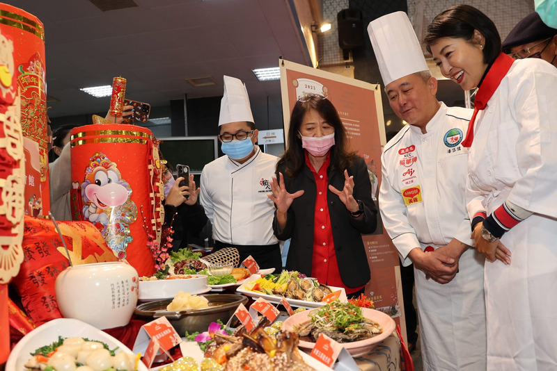 南投8餐廳聯手推廣特色年菜 邀民眾選購吃圍爐 | 華視新聞