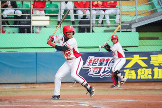 許承恩調整心態敲3安 大專聯賽南華複賽首勝