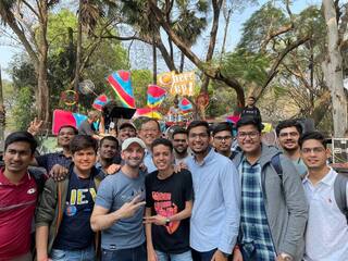 新台灣人明馬丁印度校園演出 讚寶島是音樂創作美地