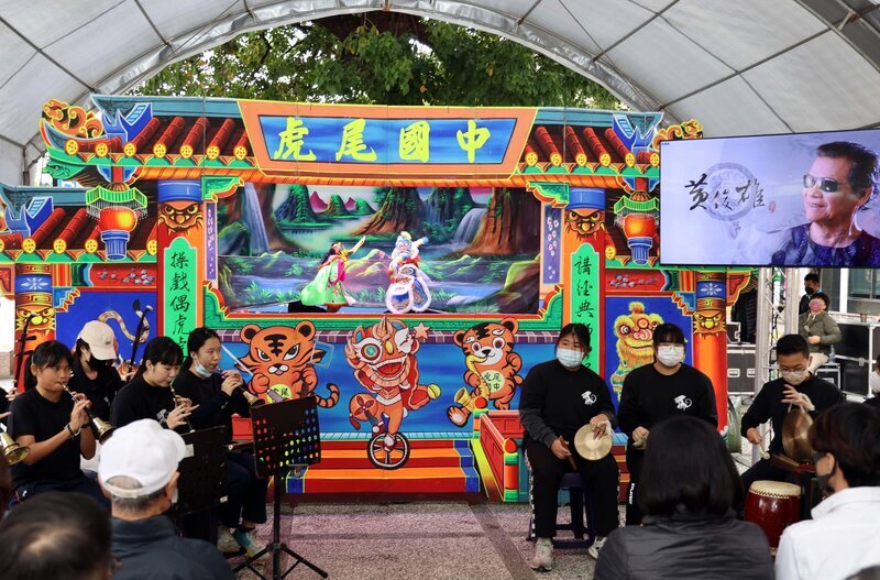 布袋戲黃海岱123歲冥誕 學子操偶展現薪火相傳 | 華視新聞