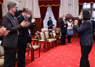 總統：推動淨零轉型 綠能產業打造為經濟新動能