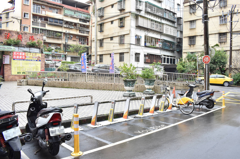 安坑山區設YouBike遭指危險 新北：立牌提醒安全 | 華視新聞