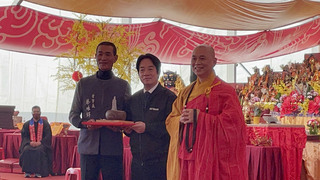 賴清德赴朝天宮法會祈福  與青農座談說明4大福利