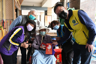 彰化市公所春節敬老 滿70歲長輩領6千元大紅包