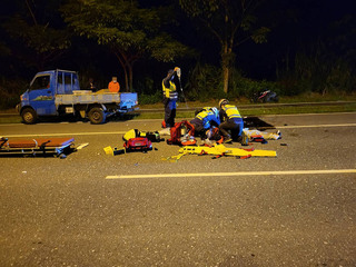 貨車駕駛尿急違規臨停機慢車道  後方騎士撞上身亡