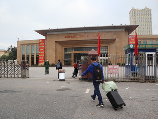 越南芒街湧中國返鄉潮 邊民往來冷清靜如死城