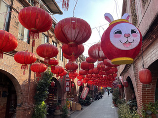 金門模範街大紅燈籠高高掛  濃濃年味登場