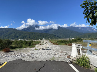 918強震花蓮斷橋趕重建 高寮大橋便道18日通車