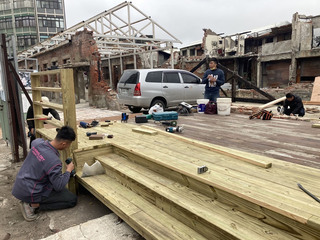 苑裡市場燒毀待重建 公所拆圍籬再現歷史空間