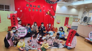 發放兔年小紅包 陳其邁：高市公托將再增32處