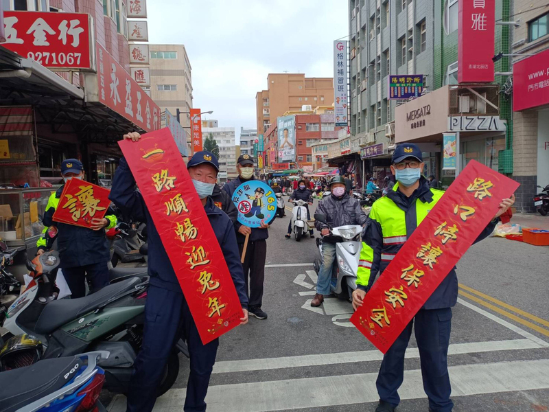 春節連假澎湖現人潮車流 警方疏導交通過好年 | 華視新聞