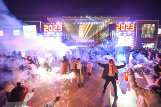 中國防疫3年民眾渴望年味  引發煙火鞭炮解禁爭論