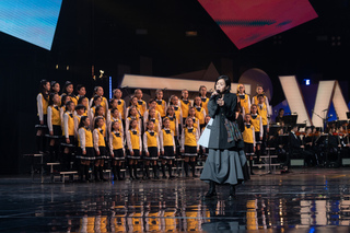 萬芳攜手孩子溫柔合唱「心肝寶貝」 願眾人愛自己