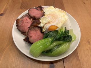 香港藝術家流亡台灣 以畫換家常菜溫暖過節