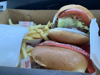 加州速食業時薪22美元 業者反彈明年辦公投