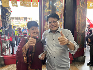 潘孟安跑腿穿梭各地  笑稱過年不談公務