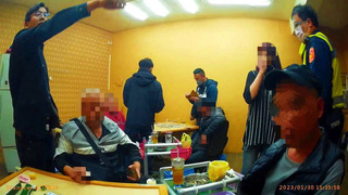 麻將賭場隱身披薩蔬食店樓上 南警逮10人法辦
