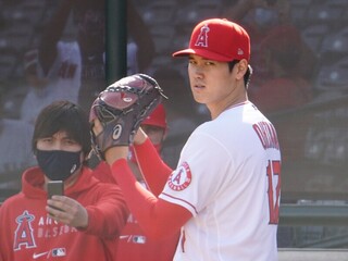 大谷翔平與運動品牌簽下長約 推出限量版釘鞋