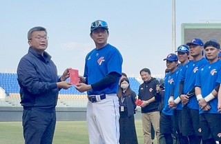 蔡其昌允做好後勤支援 助經典賽台灣隊搶進複賽