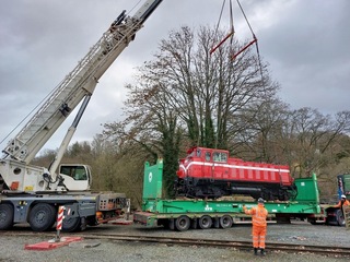 林鐵DL-34機關車抵英國 當地鐵道迷直呼Beast