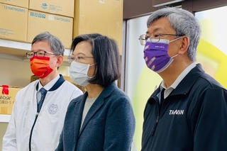 視察桃園安家實物銀行  總統：善用資源加強照顧