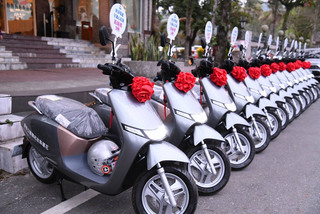 推淨零碳排  花蓮縣府贈村里長公務用電動機車