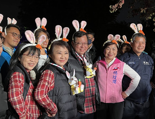 中台灣元宵燈會開幕 鄭文燦盧秀燕點燈