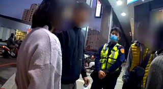 台中少年檢舉幼兒園外違停 違規駕駛不滿爆衝突