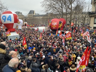 7成法國人反年金改革 寵壞的孩子或公平捍衛者？