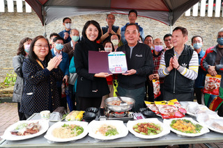 紫南宮補助就學  加碼擴至8鄉鎮估1萬生受惠