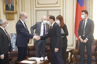 游錫堃接見瑞士友台小組 籲共同守護自由民主人權