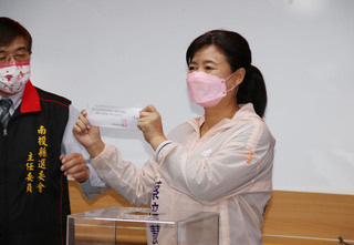 南投立委補選號次抽籤 蔡培慧1號林明溱2號