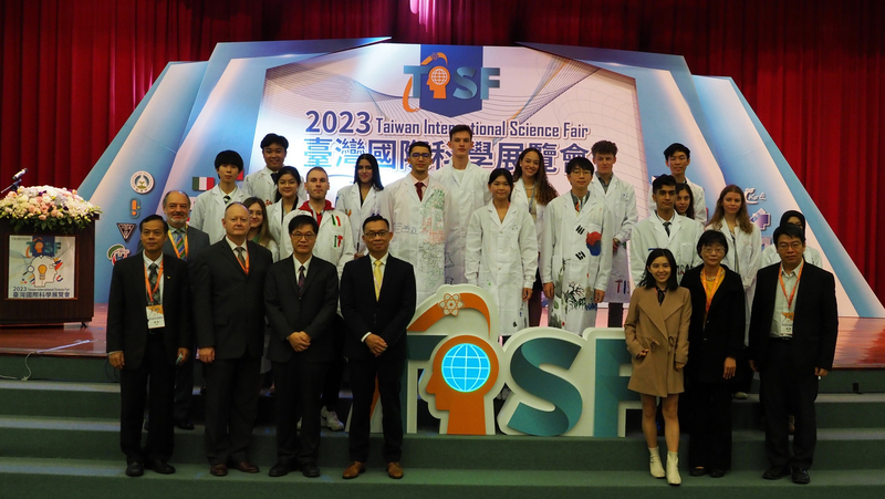 台灣國際科展  21國師生交流科學知識 | 華視新聞