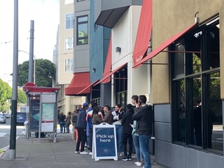 美國服務業復甦就業數據強勁 經濟衰退論轉向